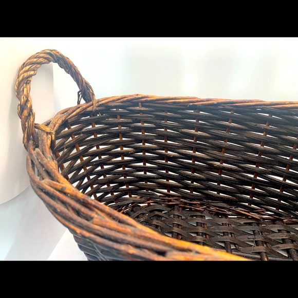 Gorgeous Oval Whicker Dark Wooden Basket - Picture 6 of 8